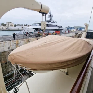 Cubiertas navales y marinas